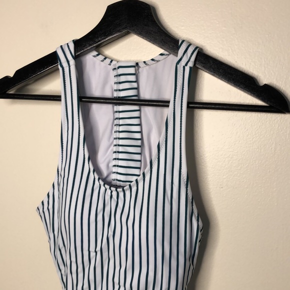 NWT Cupshe swimsuit - Picture 2 of 6